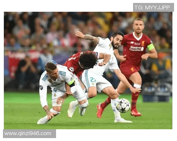 曼彻斯特联队与皇家马德里激战正酣谁将赢得这场巅峰对决