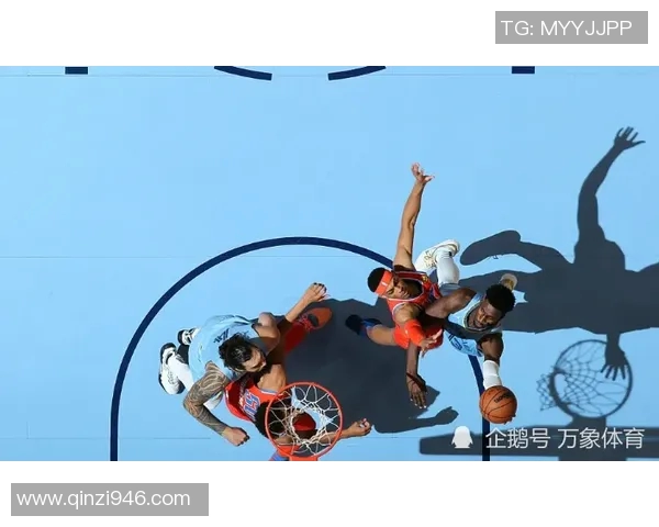 雷霆与鹈鹕激战正酣2月15日精彩对决引发球迷热议 雷霆与鹈鹕激战正酣2月15日精彩对决引发球迷热议